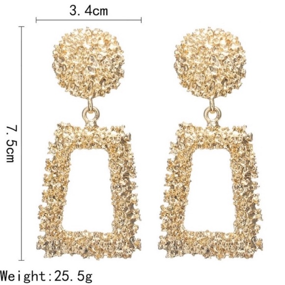 Blogger Fav | Trendy Gold Statement Earrings - Picture 4 of 4